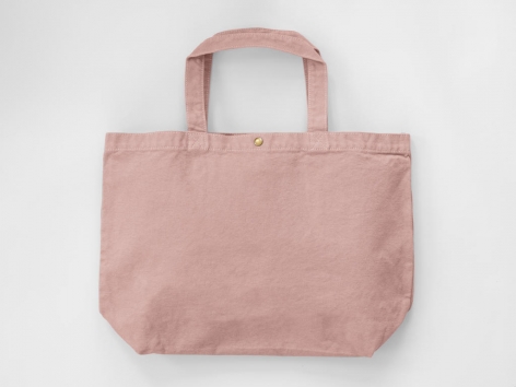 μεγάλη βαμβακερή τσάντα ώμου για ψώνια που κλεινει με κουμπί σε χρώμα απαλό ροζ